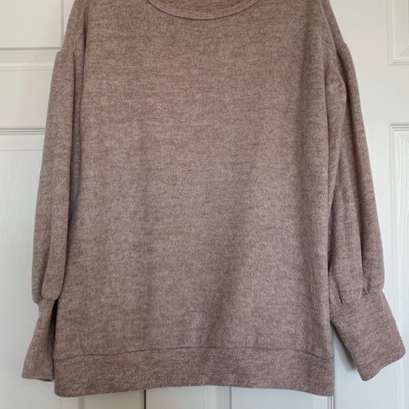 Hailey & Co Boutique Top - sz L - Picture 2 of 8